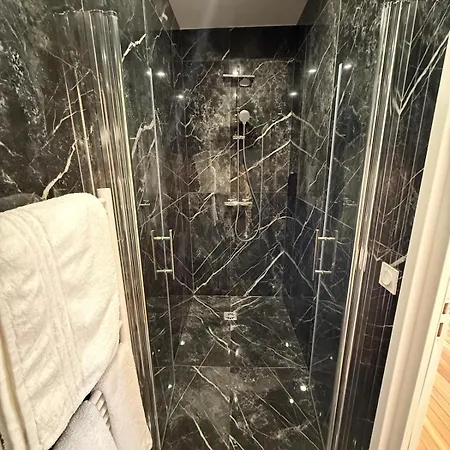 Le Clos Langevin Apartment