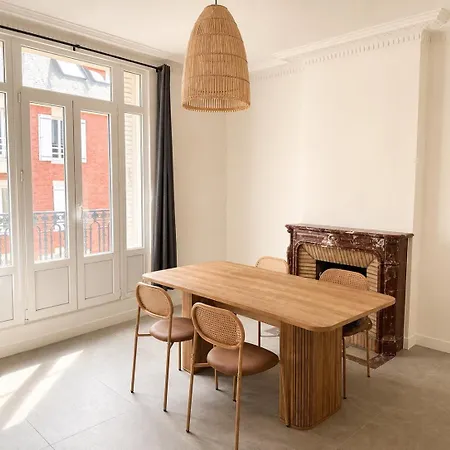 Le Clos Langevin Apartment *