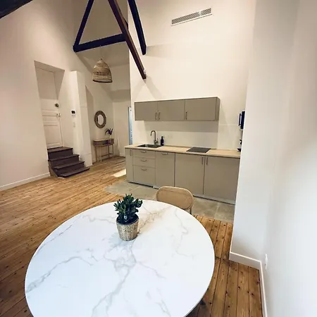 Le Clos Langevin Apartment